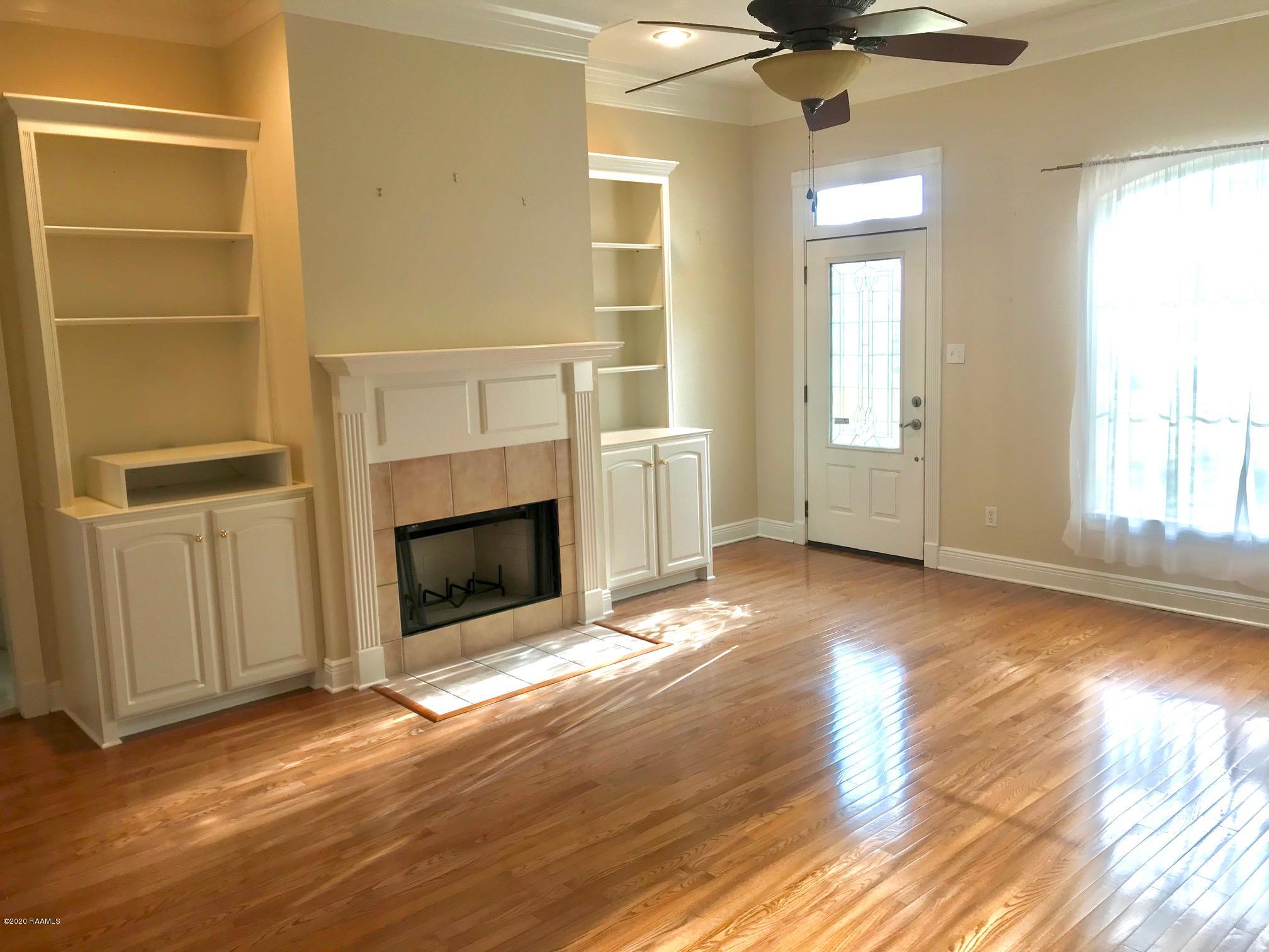304 Bonin Road Lafayette, LA 70508 - Photo 3 of 23 Living Room