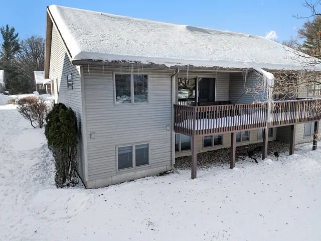 $389,000 | 17574 Park Pl Circle, Spring Lake, MI 49456
