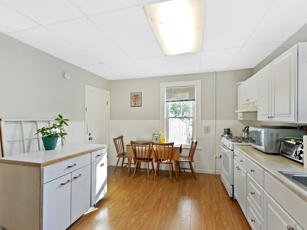 103 Bartlett Street Somerville, MA 02145 - Photo 20 of 35