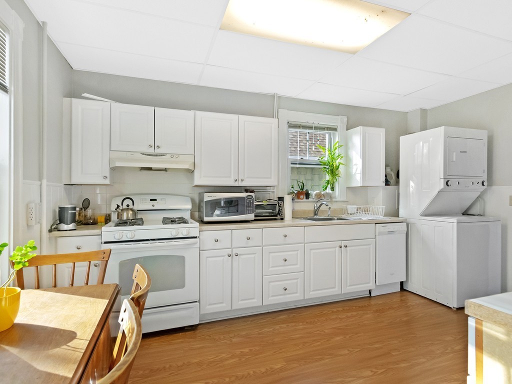 103 Bartlett Street Somerville, MA 02145 - Photo 21 of 35