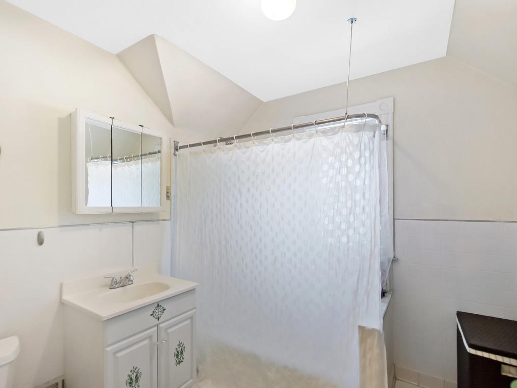 103 Bartlett Street Somerville, MA 02145 - Photo 34 of 35