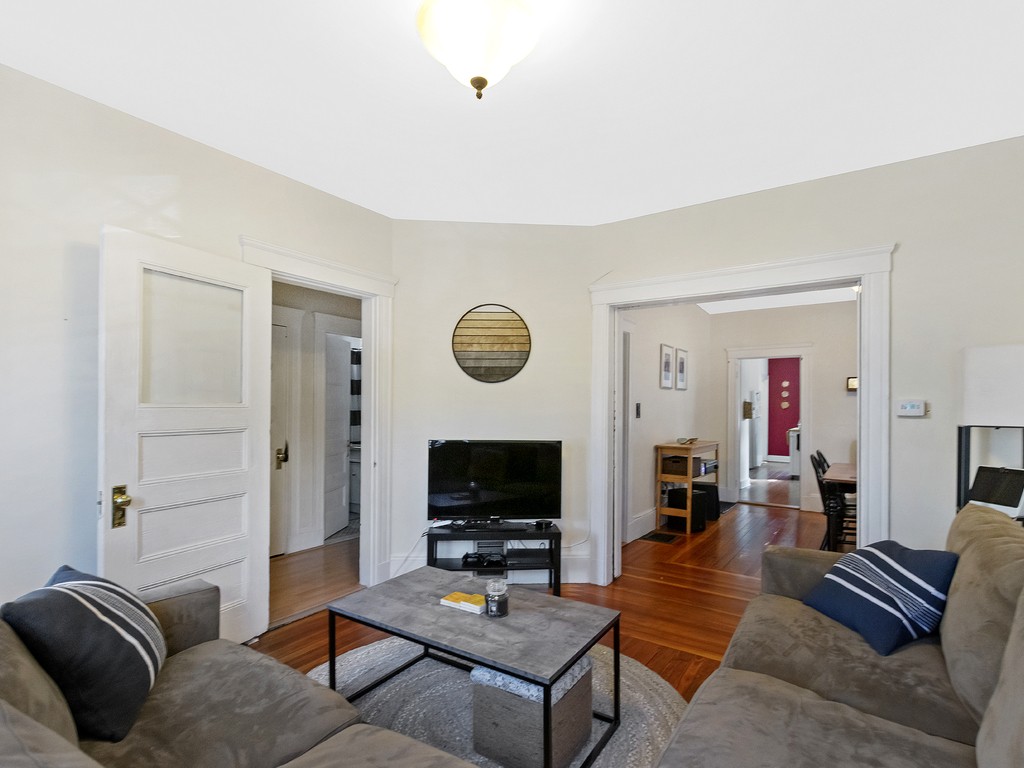 103 Bartlett Street Somerville, MA 02145 - Photo 4 of 35