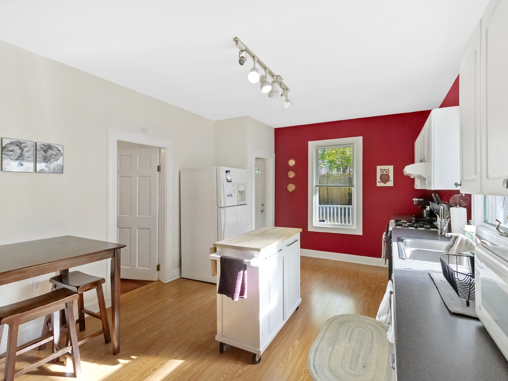 103 Bartlett Street Somerville, MA 02145 - Photo 7 of 35