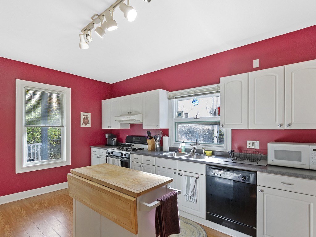 103 Bartlett Street Somerville, MA 02145 - Photo 9 of 35