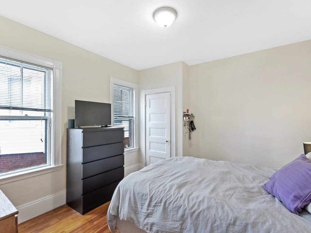 103 Bartlett Street Somerville, MA 02145 - Photo 10 of 35