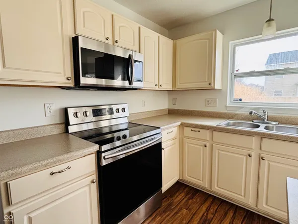 $2,000 | 12655 Braddock Lane, Noblesville, IN 46060