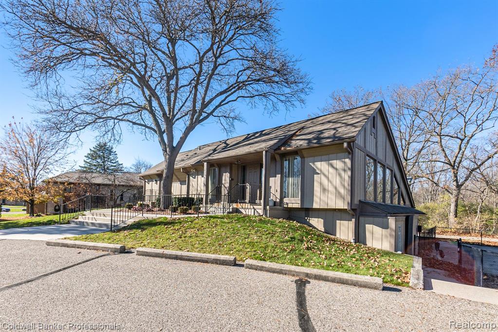 1754 Thomas Court Rochester Hills, MI 48309 - Photo 32 of 36
