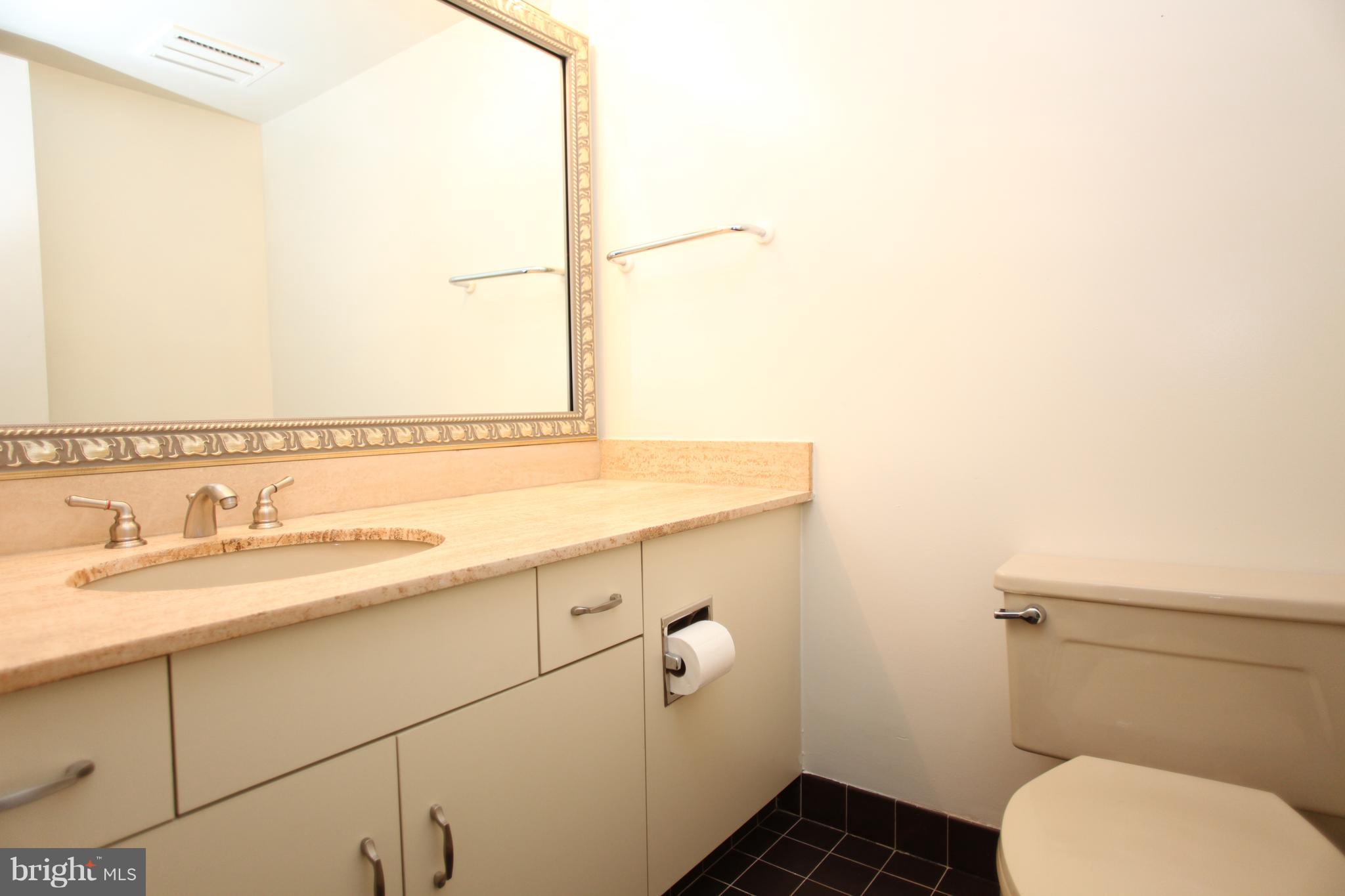 1015 33rd Street Northwest, Unit 814 Washington, DC 20007 - Photo 11 of 12 Bath