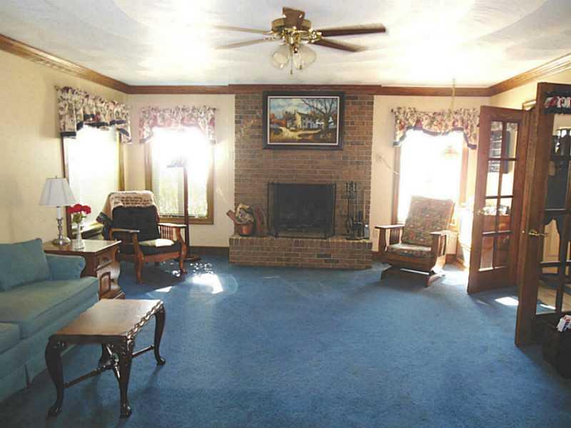 180 Valley Road Indiana, PA 15701 - Photo 10 of 21 Living Room.