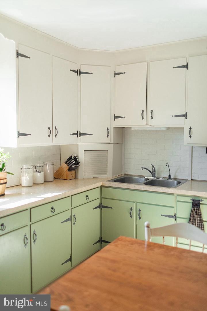 331 Owl Hill Road Lititz, PA 17543 - Photo 5 of 22