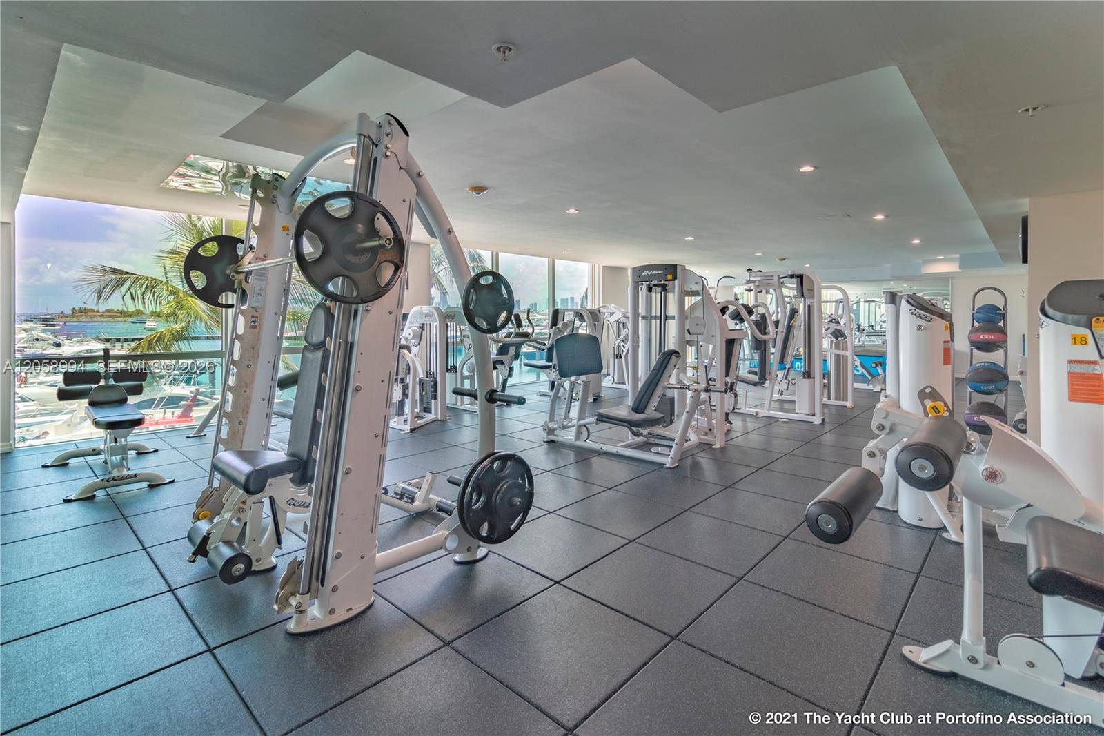 90 Alton Road, Unit 1409 Miami Beach, FL 33139 - Photo 33 of 38 Gallery Image 33
