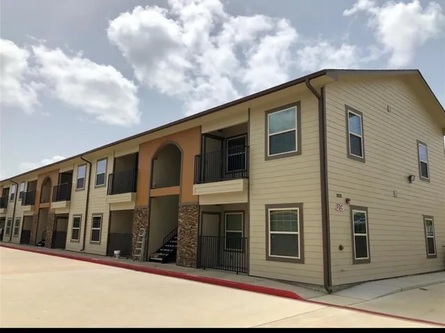 $1,400 | 1820 Jacquelyn Drive, Unit 204, Houston, TX 77055