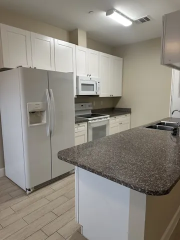$1,400 | 1820 Jacquelyn Drive, Unit 204, Houston, TX 77055