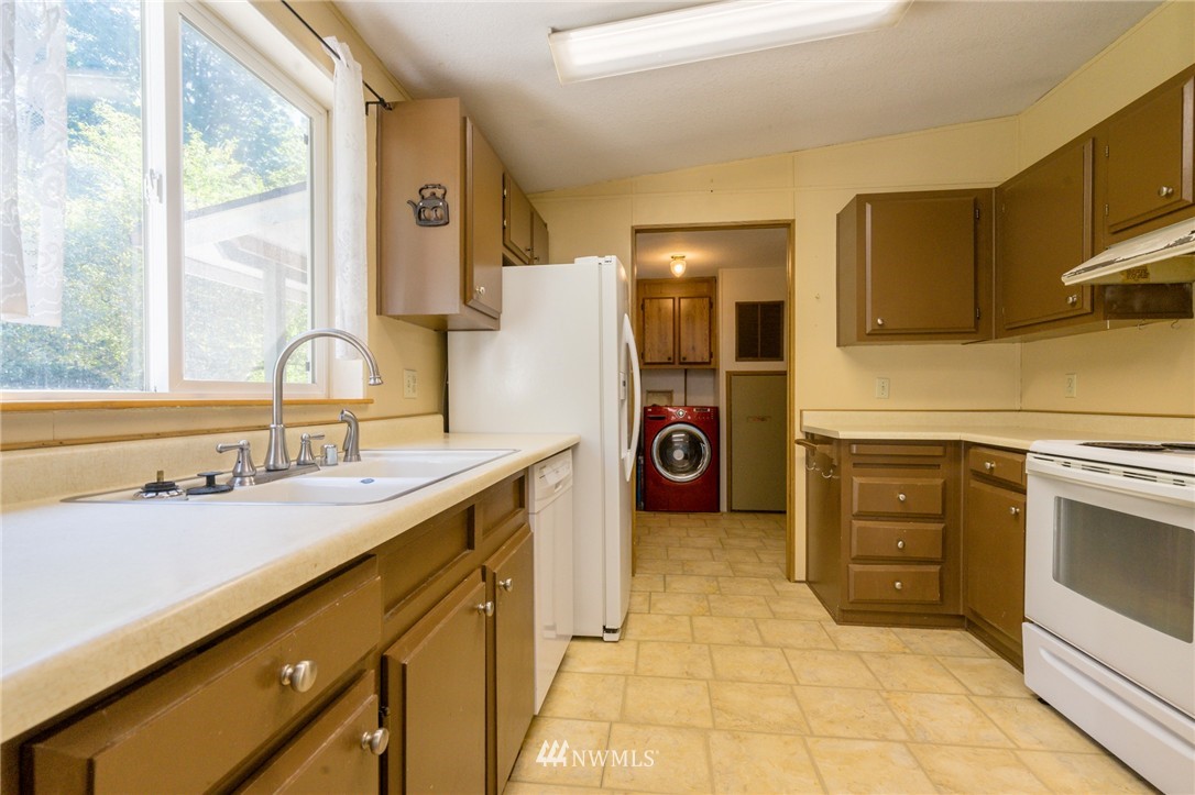 5111 Reese Hill Road Sumas, WA 98295 - Photo 7 of 23