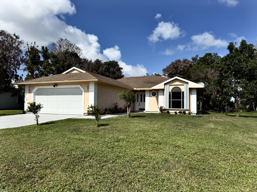 3053 Southeast Wake Road Port St. Lucie, FL 34984 - Photo 4 of 31 IMG_6670jpeg