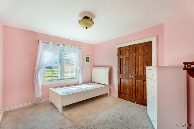 $575,000 | 994 Grover Road, East Aurora, NY 14052