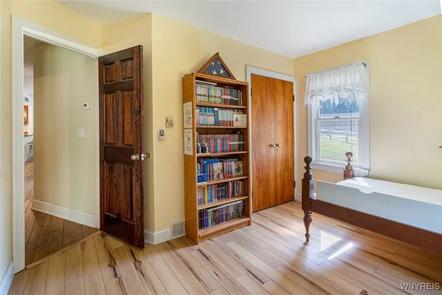 $575,000 | 994 Grover Road, East Aurora, NY 14052