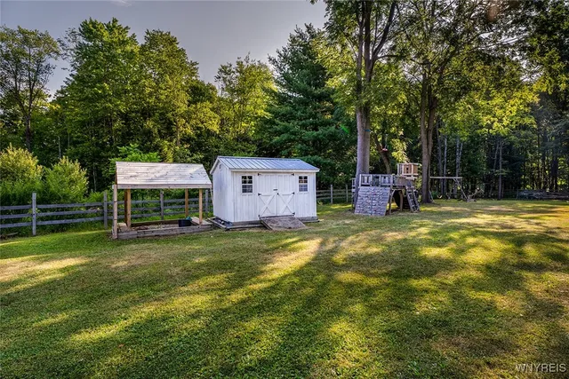 $575,000 | 994 Grover Road, East Aurora, NY 14052