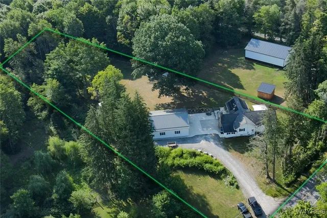 $575,000 | 994 Grover Road, East Aurora, NY 14052