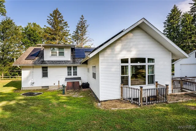 $575,000 | 994 Grover Road, East Aurora, NY 14052