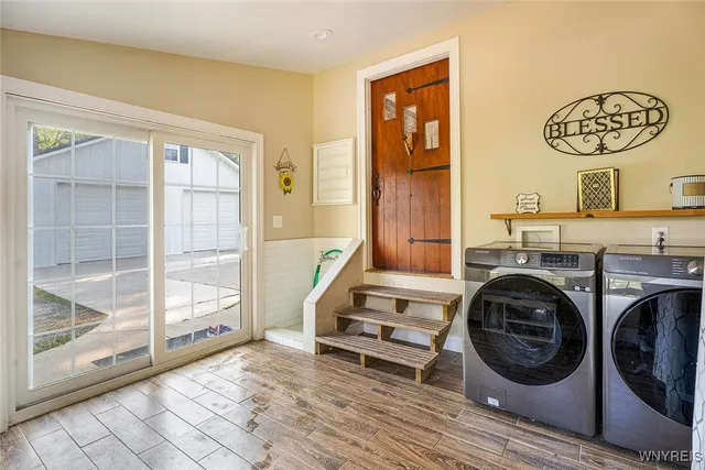 $575,000 | 994 Grover Road, East Aurora, NY 14052