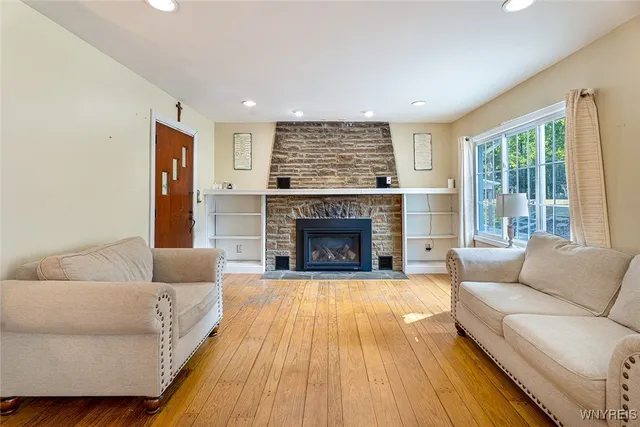 $575,000 | 994 Grover Road, East Aurora, NY 14052