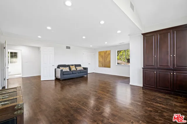 $2,495,000 | 2461 Jupiter Drive, Los Angeles, CA 90046