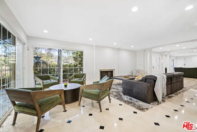 $2,495,000 | 2461 Jupiter Drive, Los Angeles, CA 90046