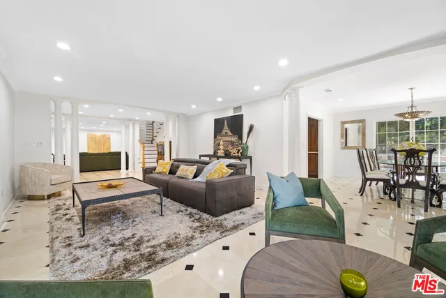 $2,495,000 | 2461 Jupiter Drive, Los Angeles, CA 90046