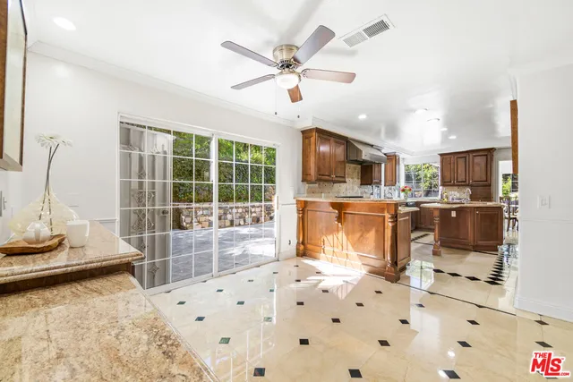 $2,495,000 | 2461 Jupiter Drive, Los Angeles, CA 90046