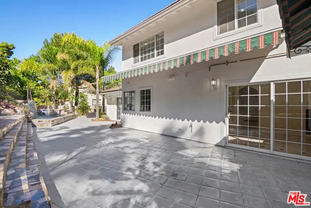 $2,495,000 | 2461 Jupiter Drive, Los Angeles, CA 90046