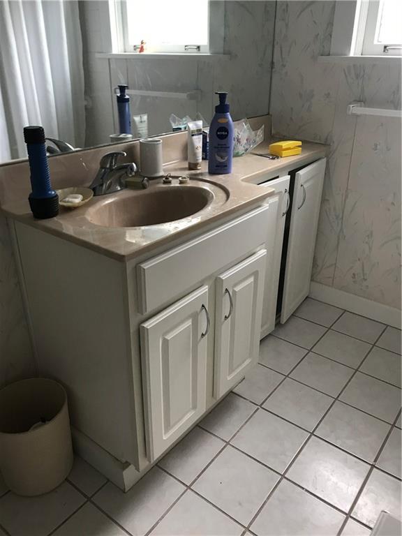211 Forest Hills Road Pittsburgh, PA 15221 - Photo 12 of 12 upstairs bathroom
