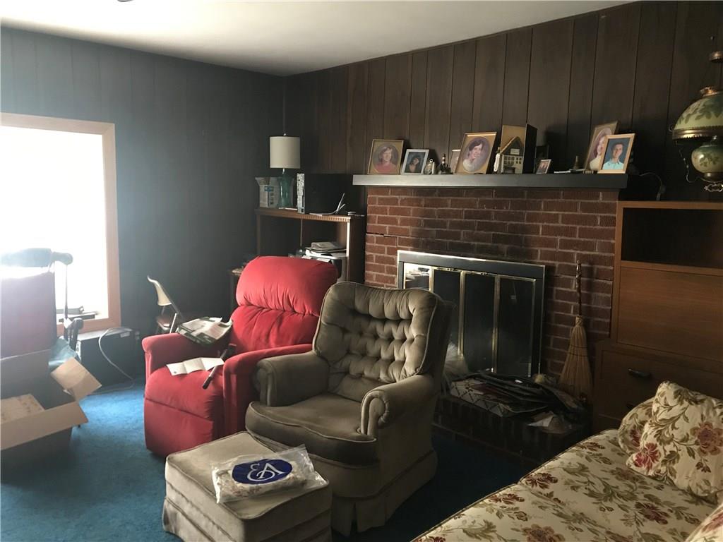 211 Forest Hills Road Pittsburgh, PA 15221 - Photo 4 of 12 Family Room