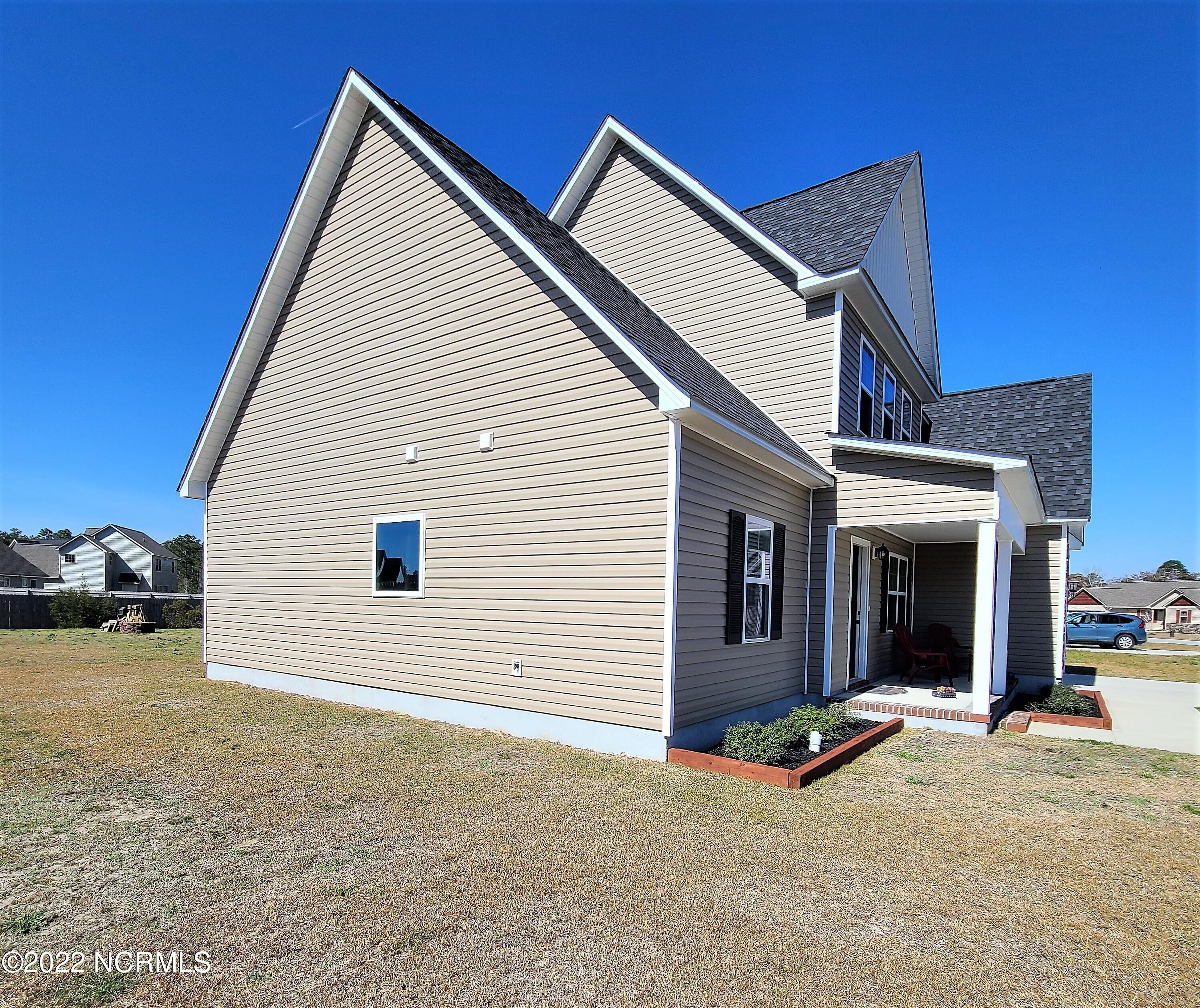 205 Tappi Terrace Hubert, NC 28539 - Photo 3 of 44 20220318_112519