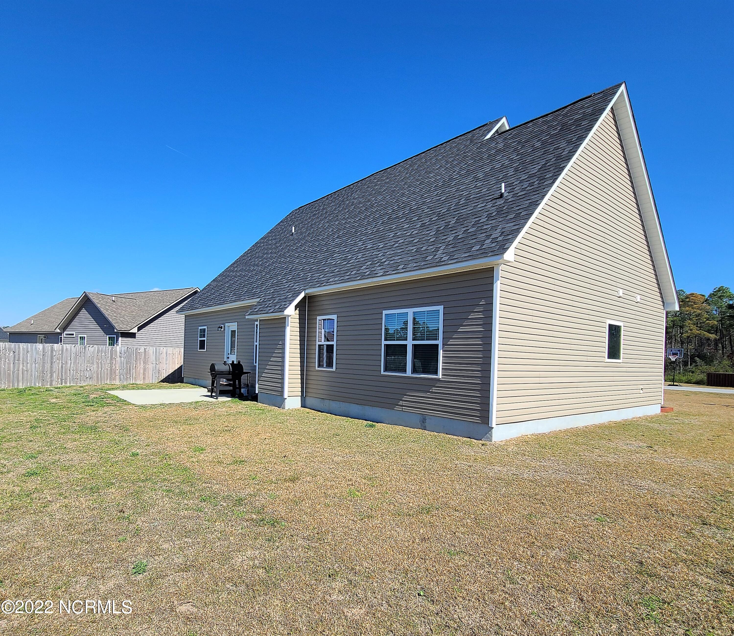 205 Tappi Terrace Hubert, NC 28539 - Photo 4 of 44 20220318_112545