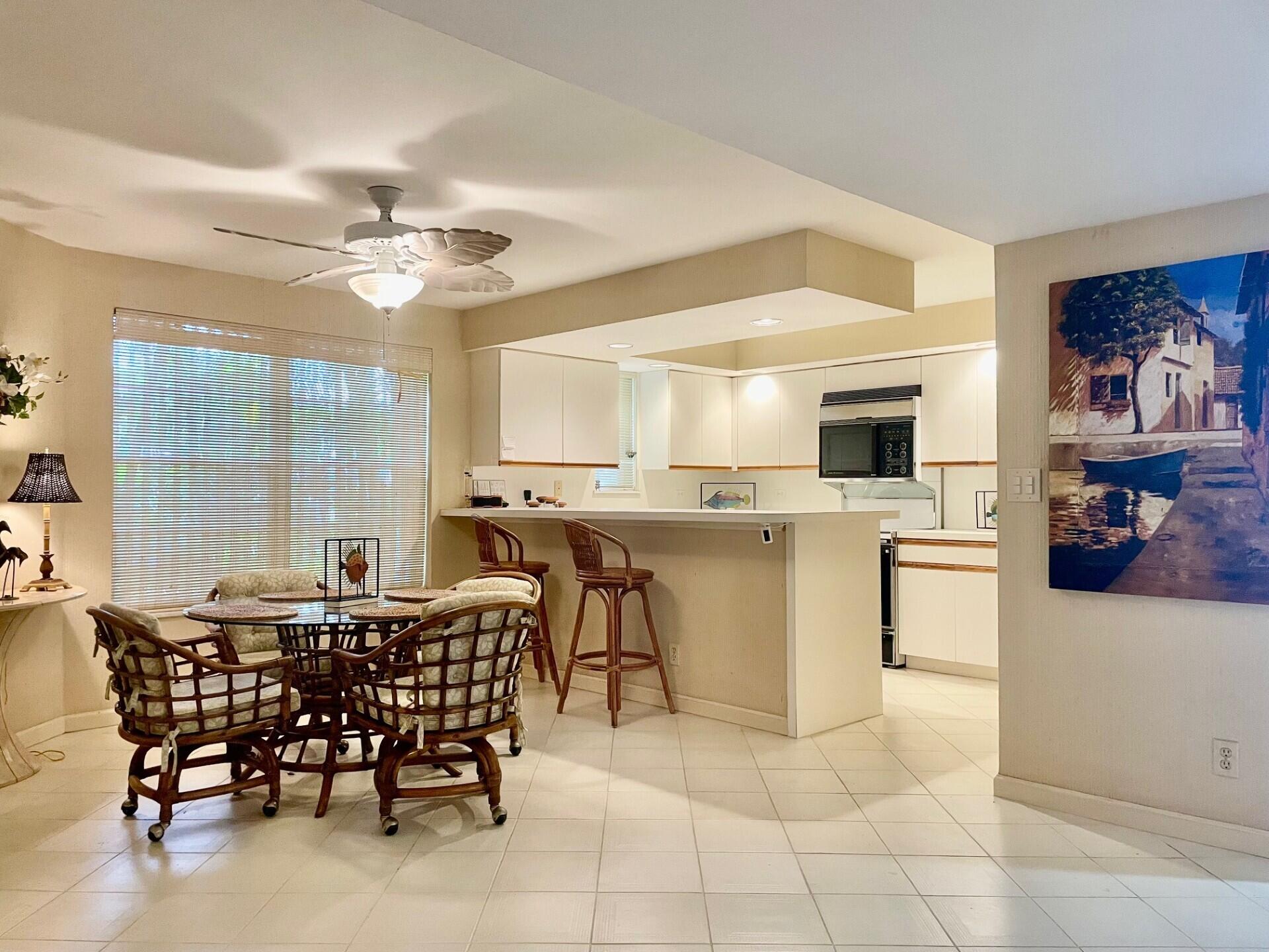666 Forsyth Street, Unit 3 Boca Raton, FL 33487 - Photo 5 of 21 Forsyth dining kitchen