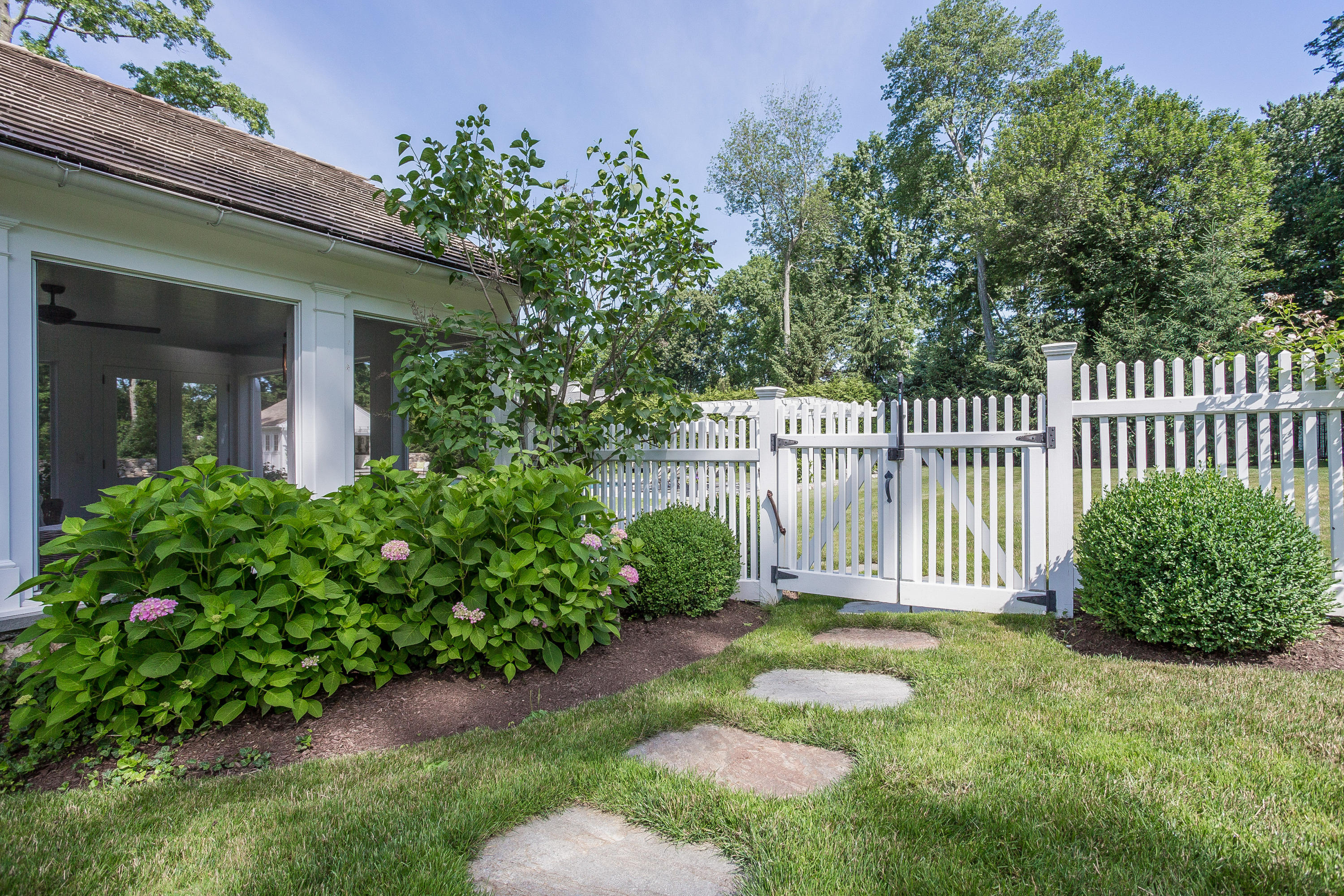 256 Brookside Road Darien, CT 06820 - Photo 54 of 66 a garden view