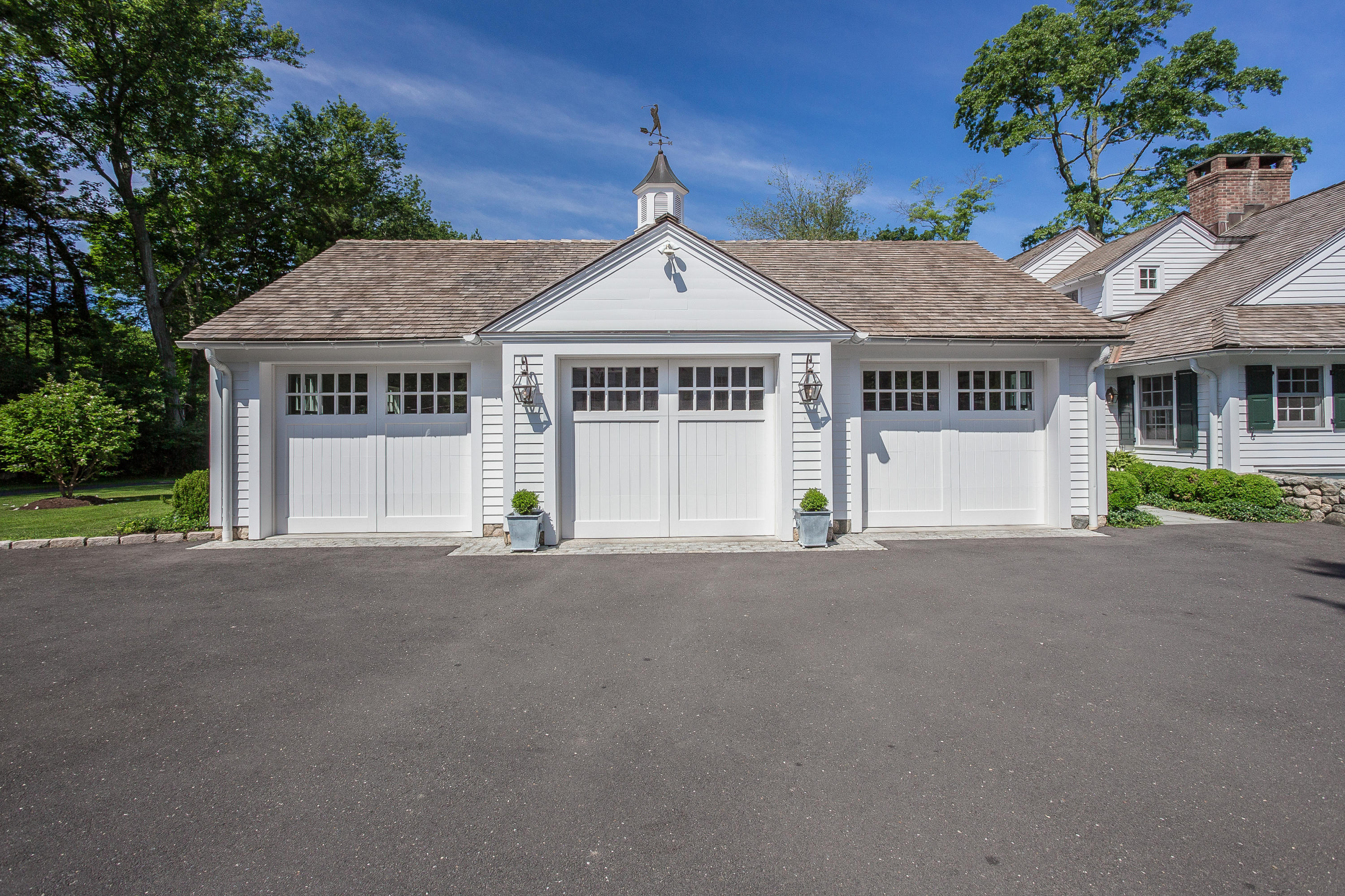 256 Brookside Road Darien, CT 06820 - Photo 58 of 66 058-Three_Car_Attached_Garage-1883415-la