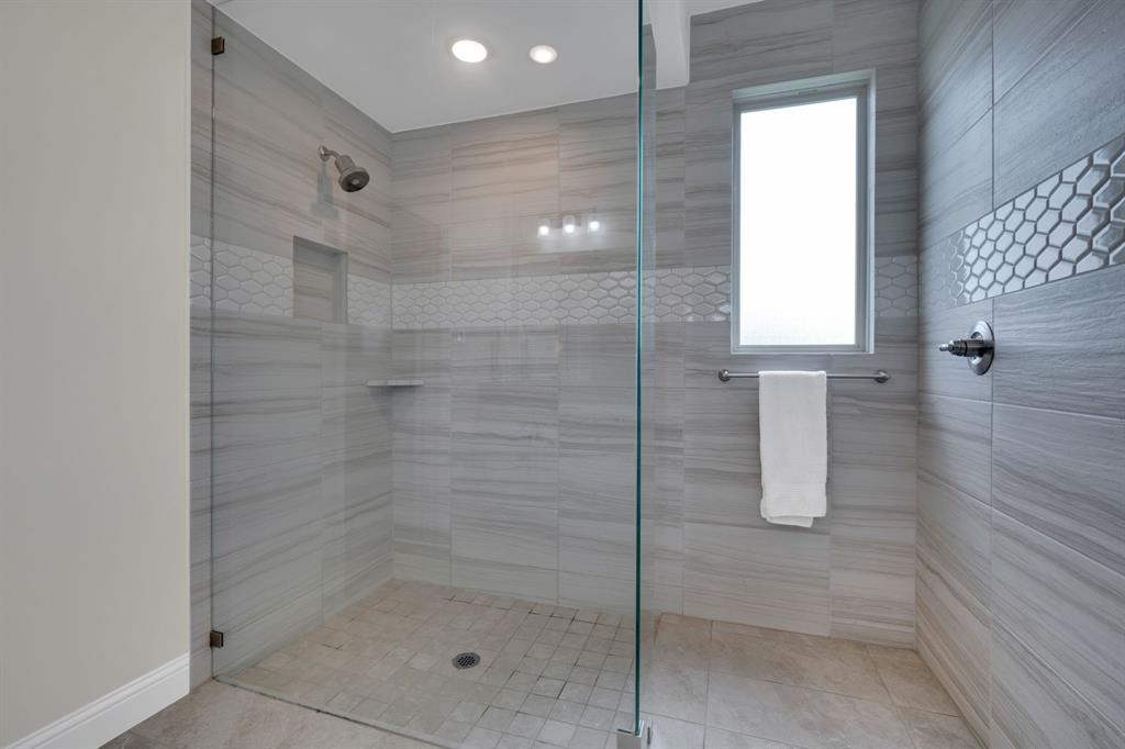 1601 Bear Path Way Gunter, TX 75058 - Photo 20 of 40 a bathroom with a shower