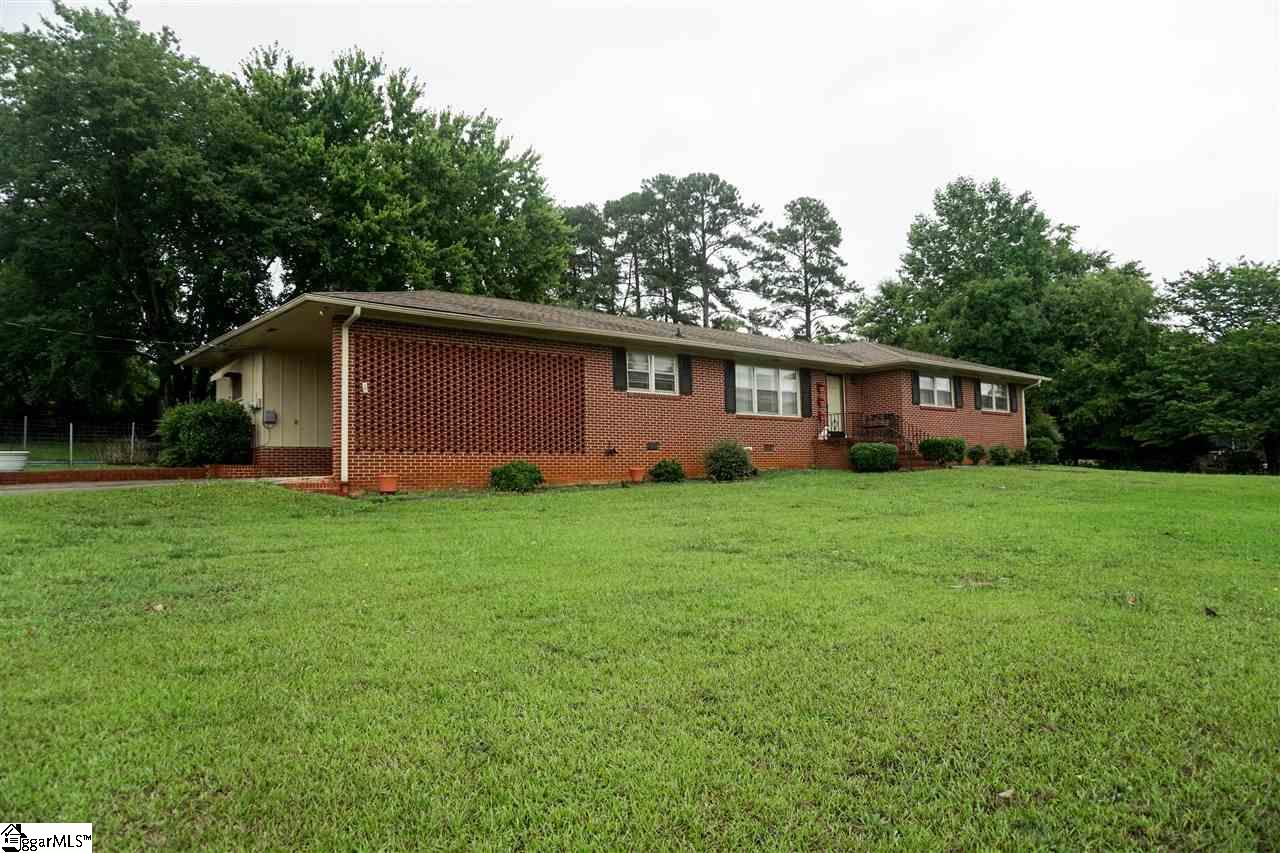 208 Arnold Drive Anderson, SC 29621 - Photo 2 of 19 Gallery Image 2