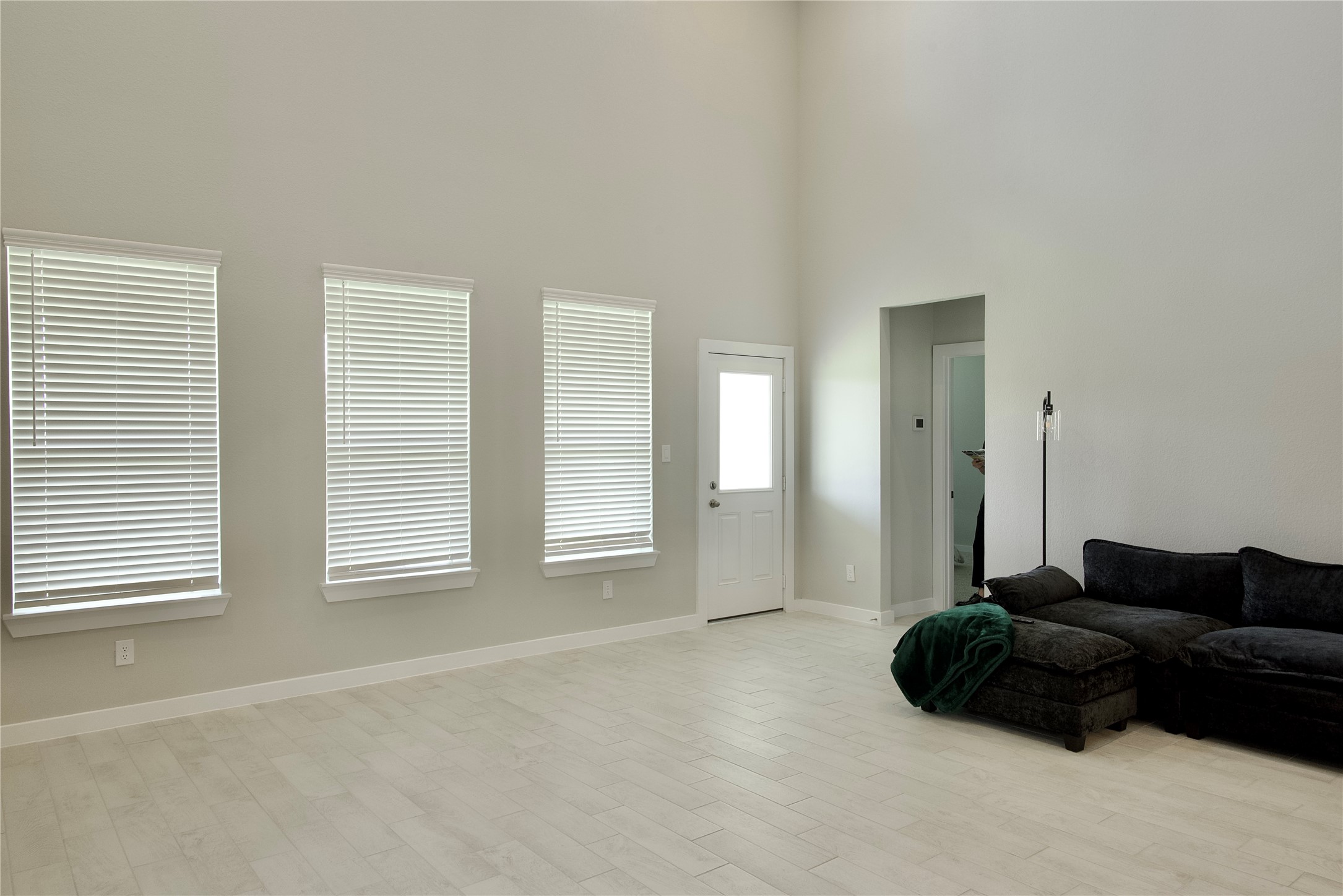 3207 Tilley Drive Rosenberg, TX 77471 - Photo 17 of 43 a living room with furniture and a window