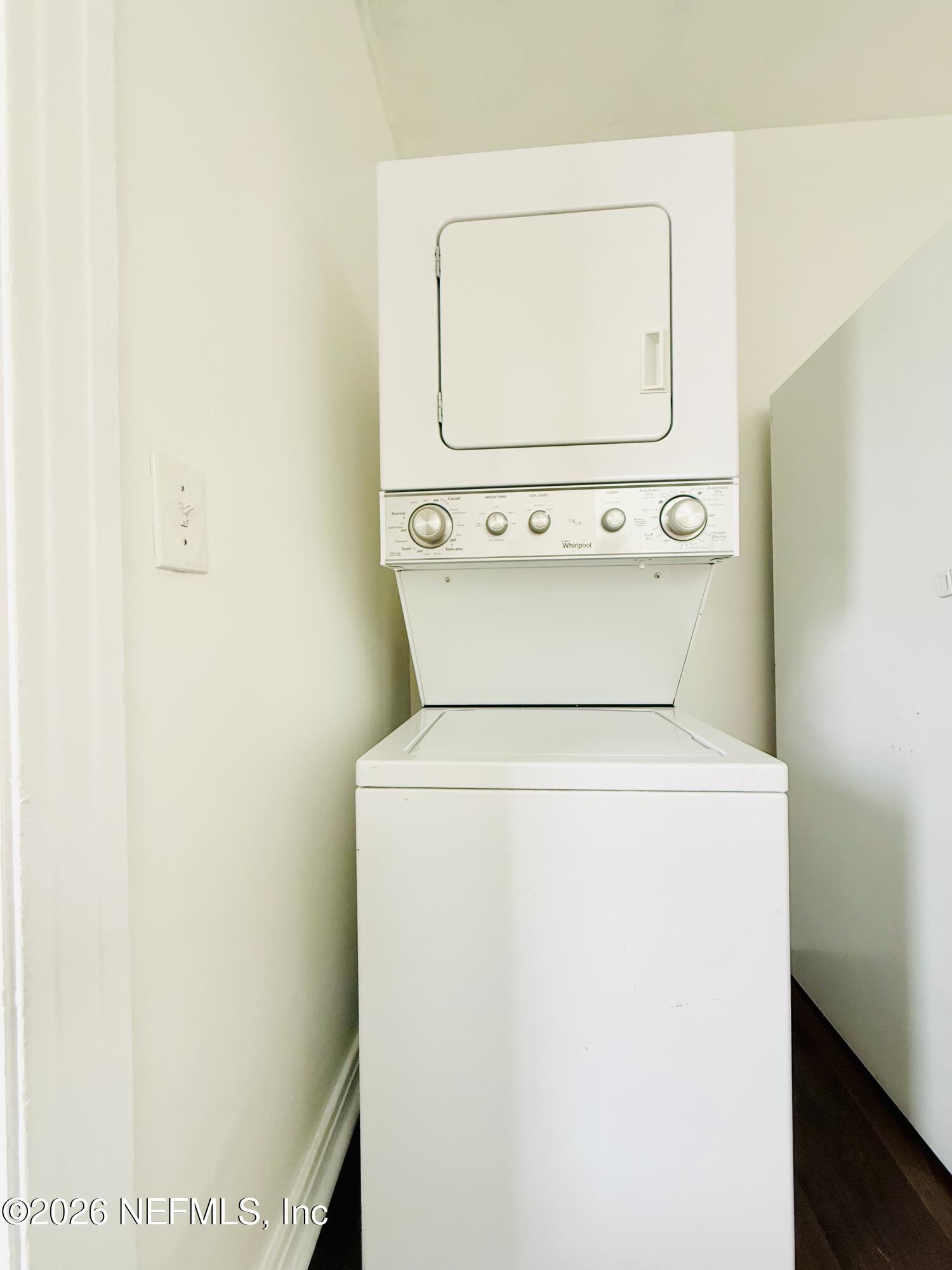 2043 Huntsford Road Jacksonville, FL 32207 - Photo 19 of 20 Laundry