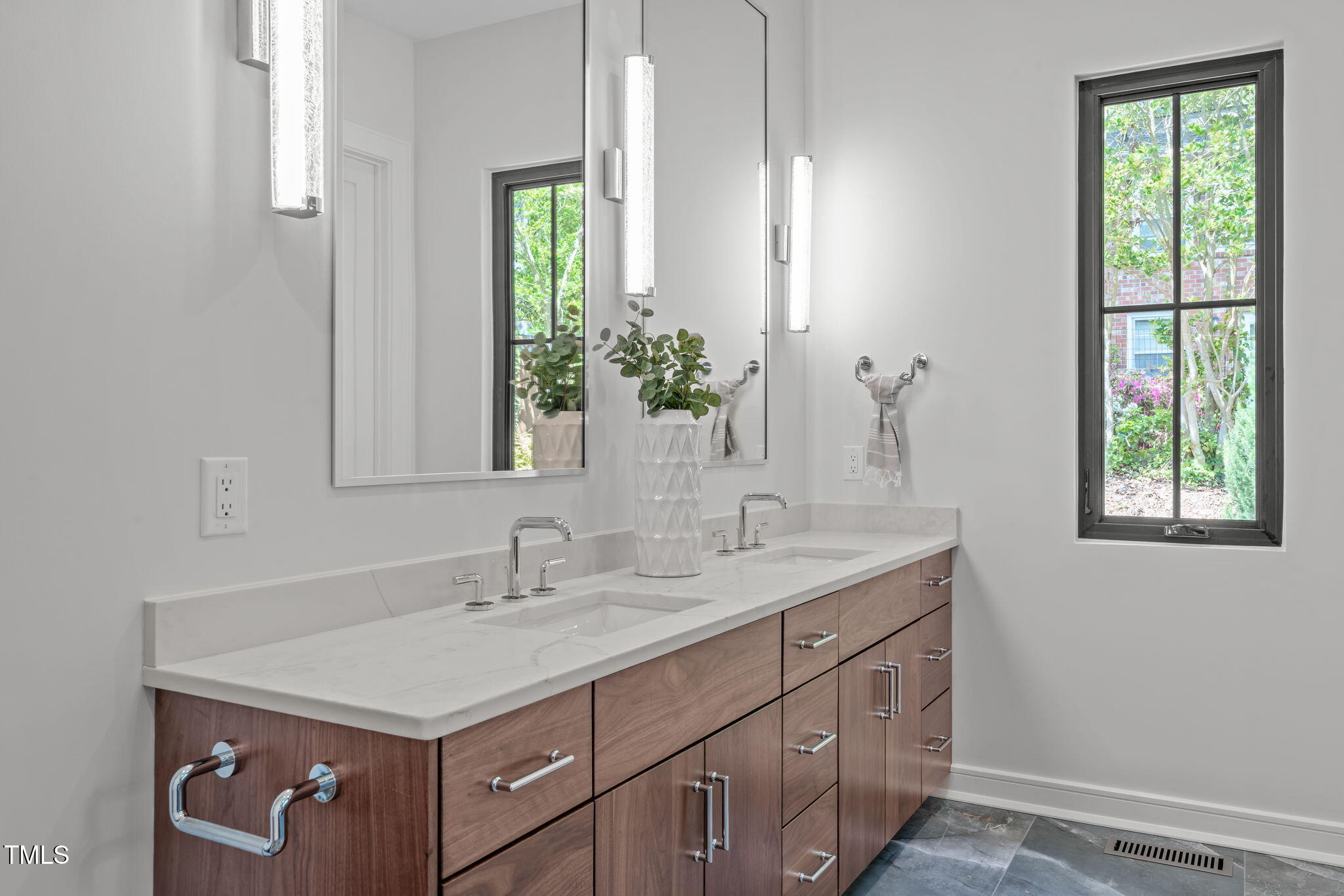 2104 Manuel Street Raleigh, NC 27612 - Photo 14 of 30 A-44