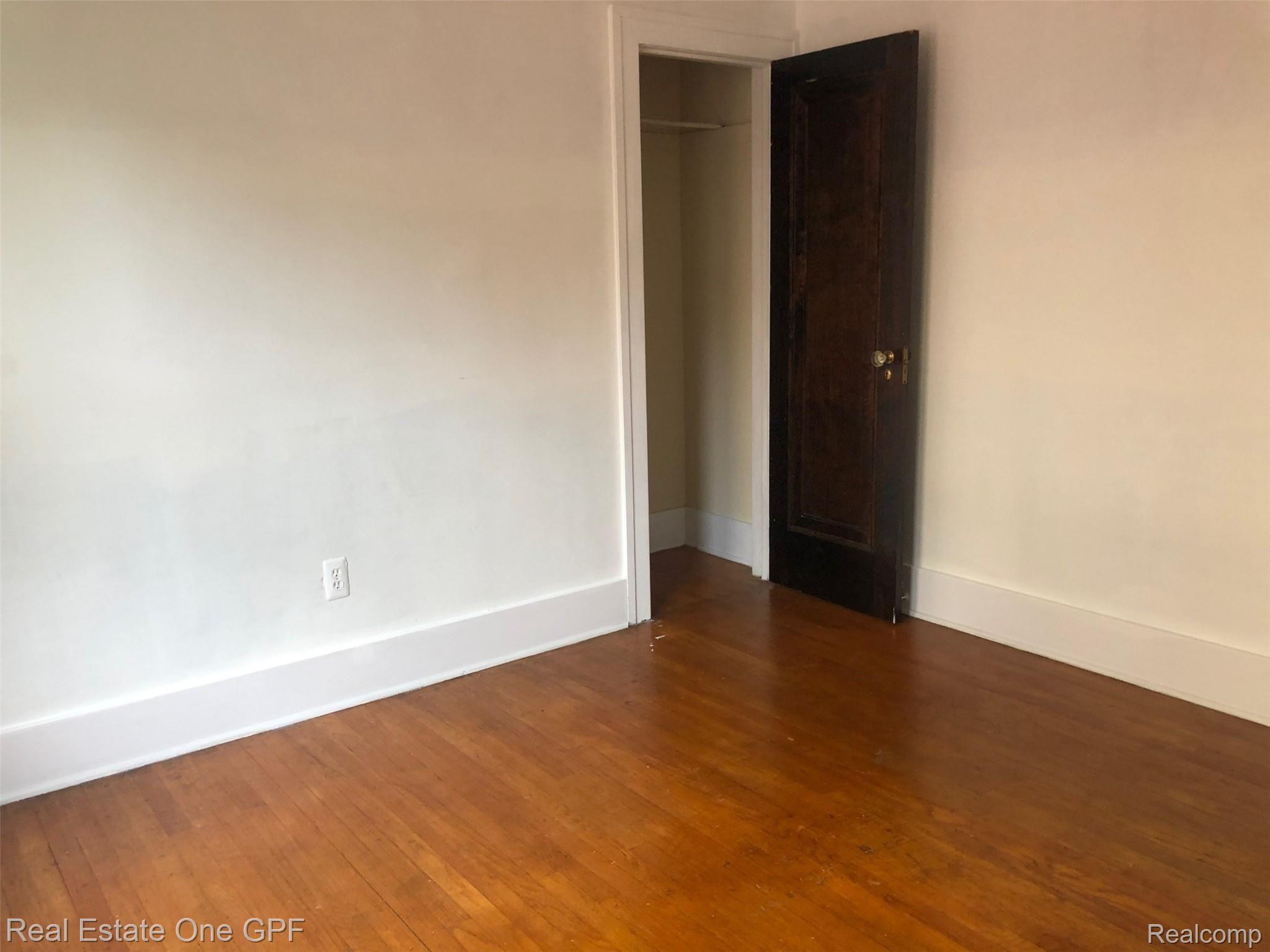971 Fisher Road Grosse Pointe, MI 48230 - Photo 20 of 36 IMG-5970.jpg