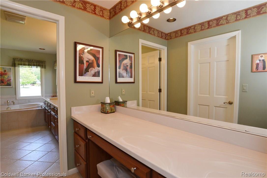 4878 Rivers Edge Drive Troy, MI 48098 - Photo 28 of 54 RChase4878_115.JPG