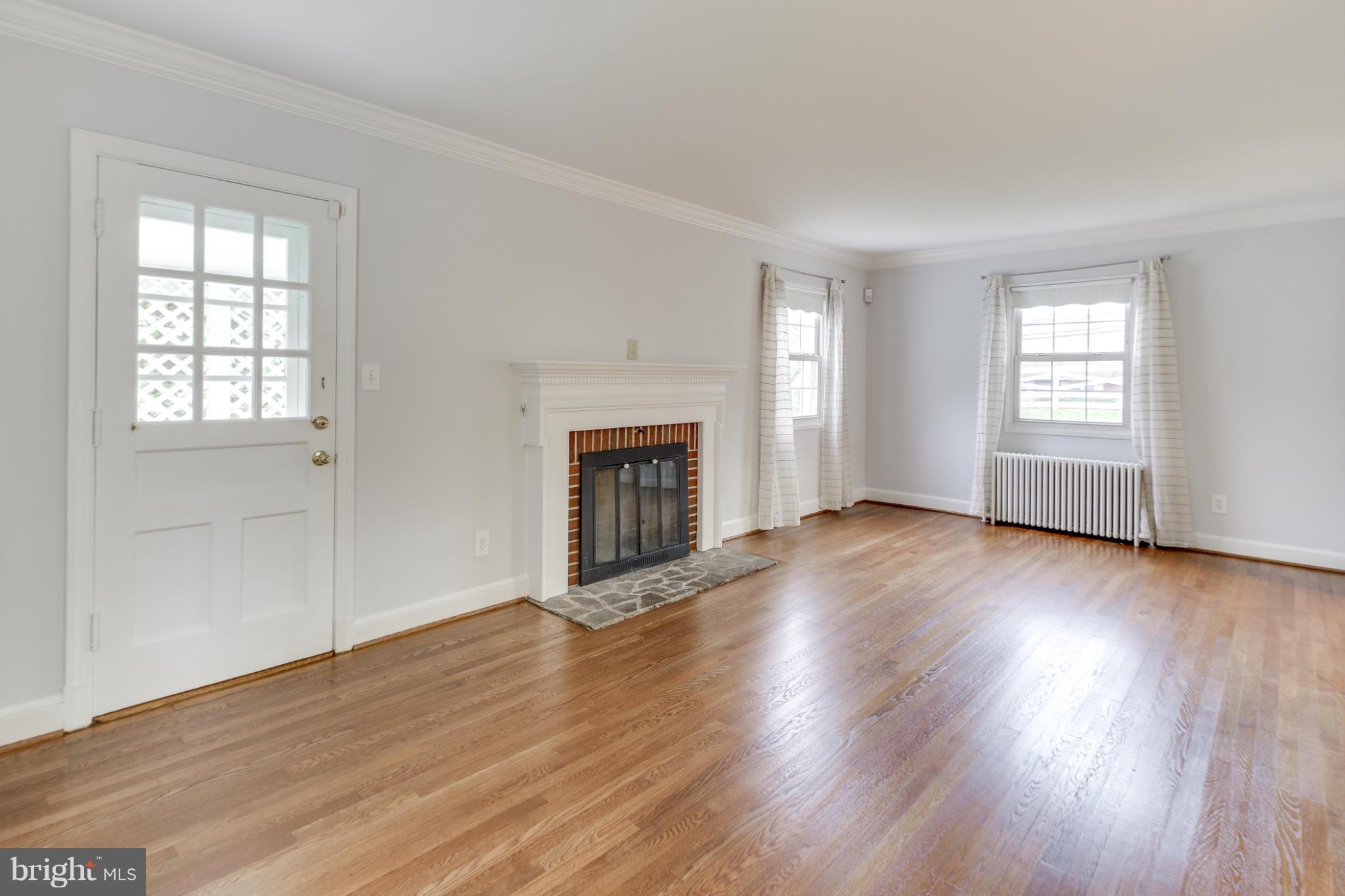 10210 Riggs Road Adelphi, MD 20783 - Photo 4 of 24 Living Room
