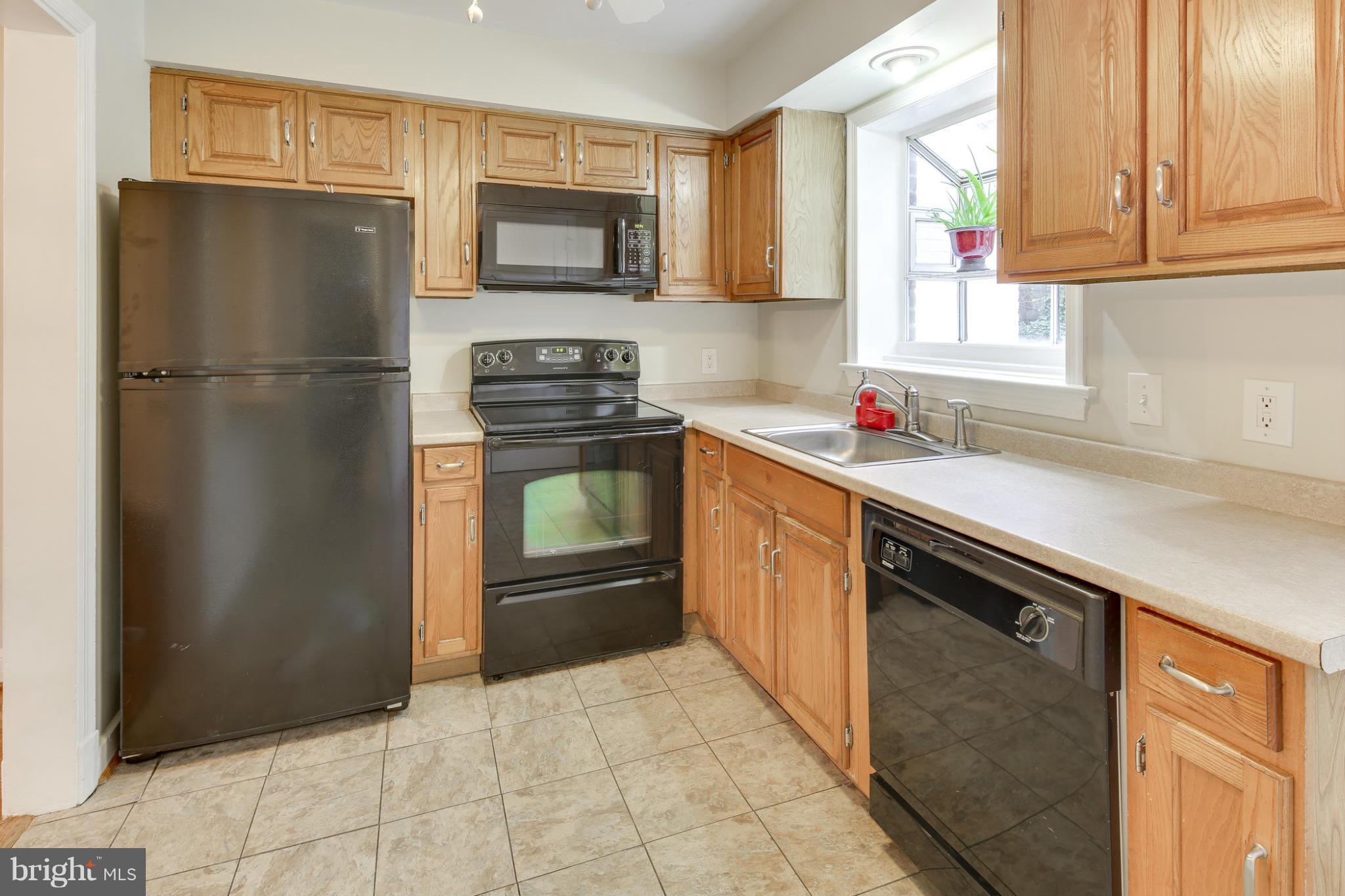 10210 Riggs Road Adelphi, MD 20783 - Photo 6 of 24 Kitchen