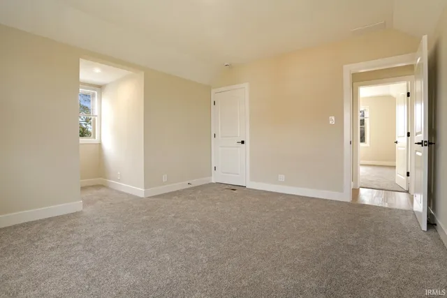 $2,150 | 657 South Weinbach Avenue, Evansville, IN 47714