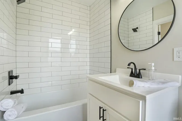 $2,150 | 657 South Weinbach Avenue, Evansville, IN 47714