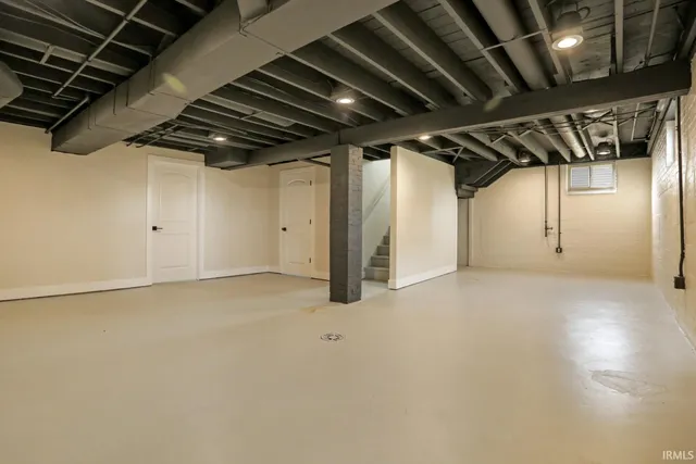 $2,150 | 657 South Weinbach Avenue, Evansville, IN 47714